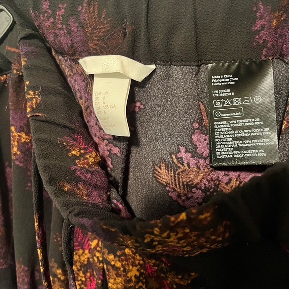 H&M Wide Leg Pants Floral Dress Pants 6 Trouser - Picture 4 of 5
